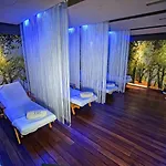 - Gym, Pool & Hotel 4*