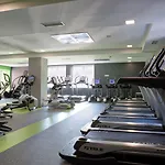 - Gym, Pool & 4*