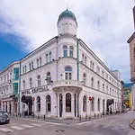 Hotell - Gym, Pool & 4*