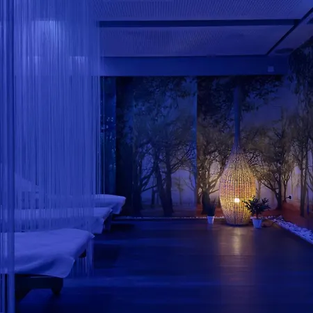 - Gym, Pool & 塞拉耶佛