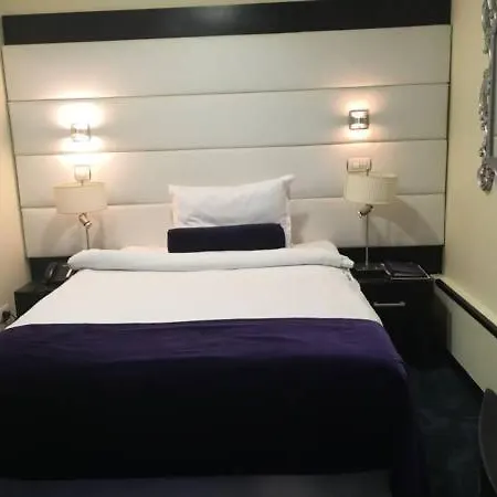 - Gym, Pool & فندق سراييفو
