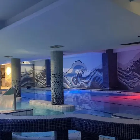 - Gym, Pool & 4* 塞拉耶佛