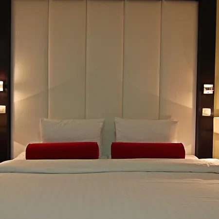 酒店 - Gym, Pool &