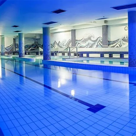 - Gym, Pool & 塞拉耶佛