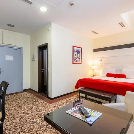 فندق - Gym, Pool & 4*
