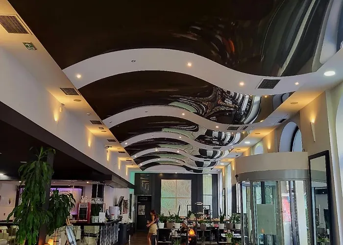 酒店 - Gym, Pool & 4*