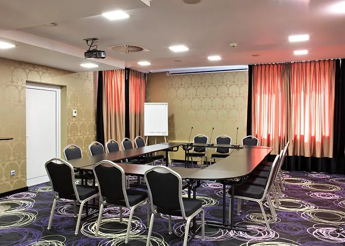 - Gym, Pool & 4* 塞拉耶佛