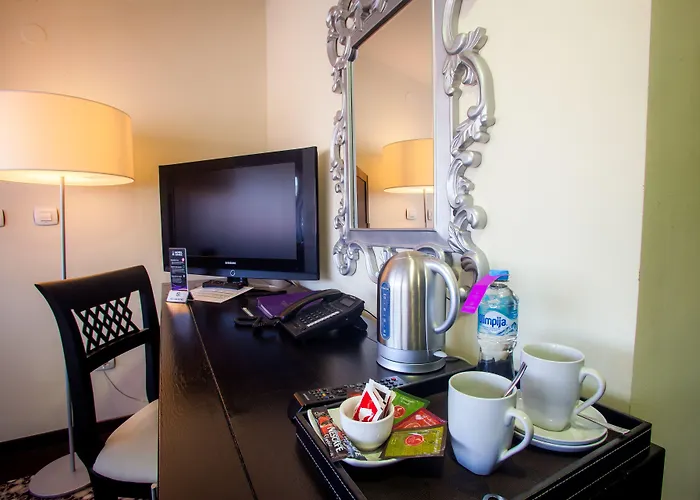 酒店 - Gym, Pool &