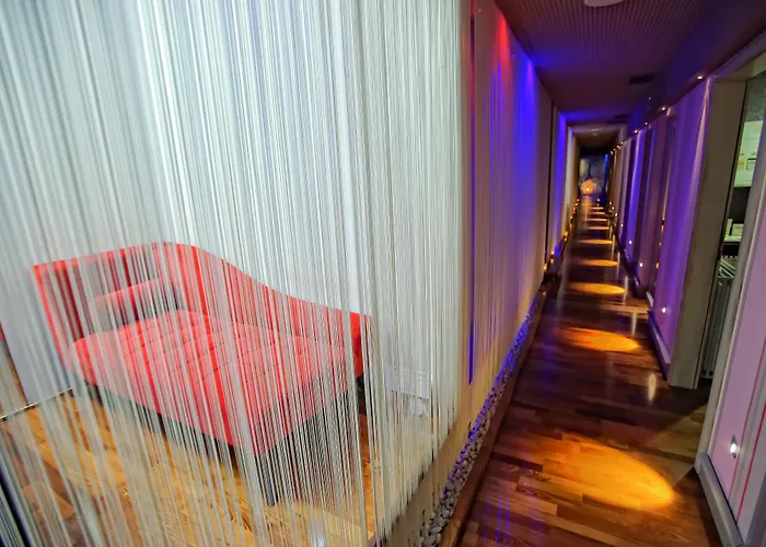 - Gym, Pool & 塞拉耶佛