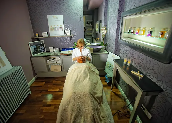 - Gym, Pool & 塞拉耶佛