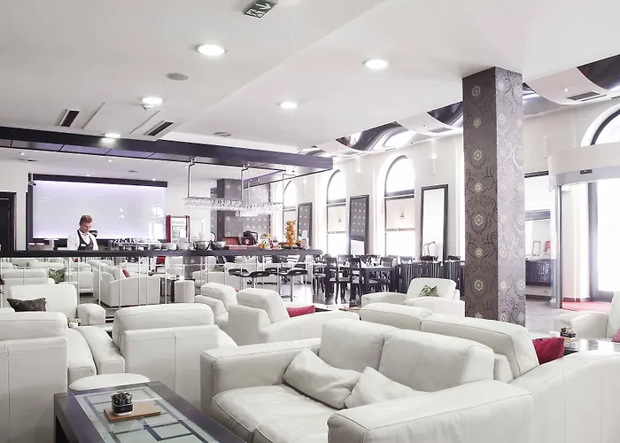 - Gym, Pool & 塞拉耶佛