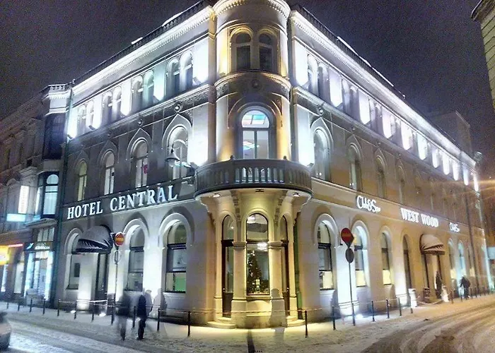 - Gym, Pool & 酒店 4*